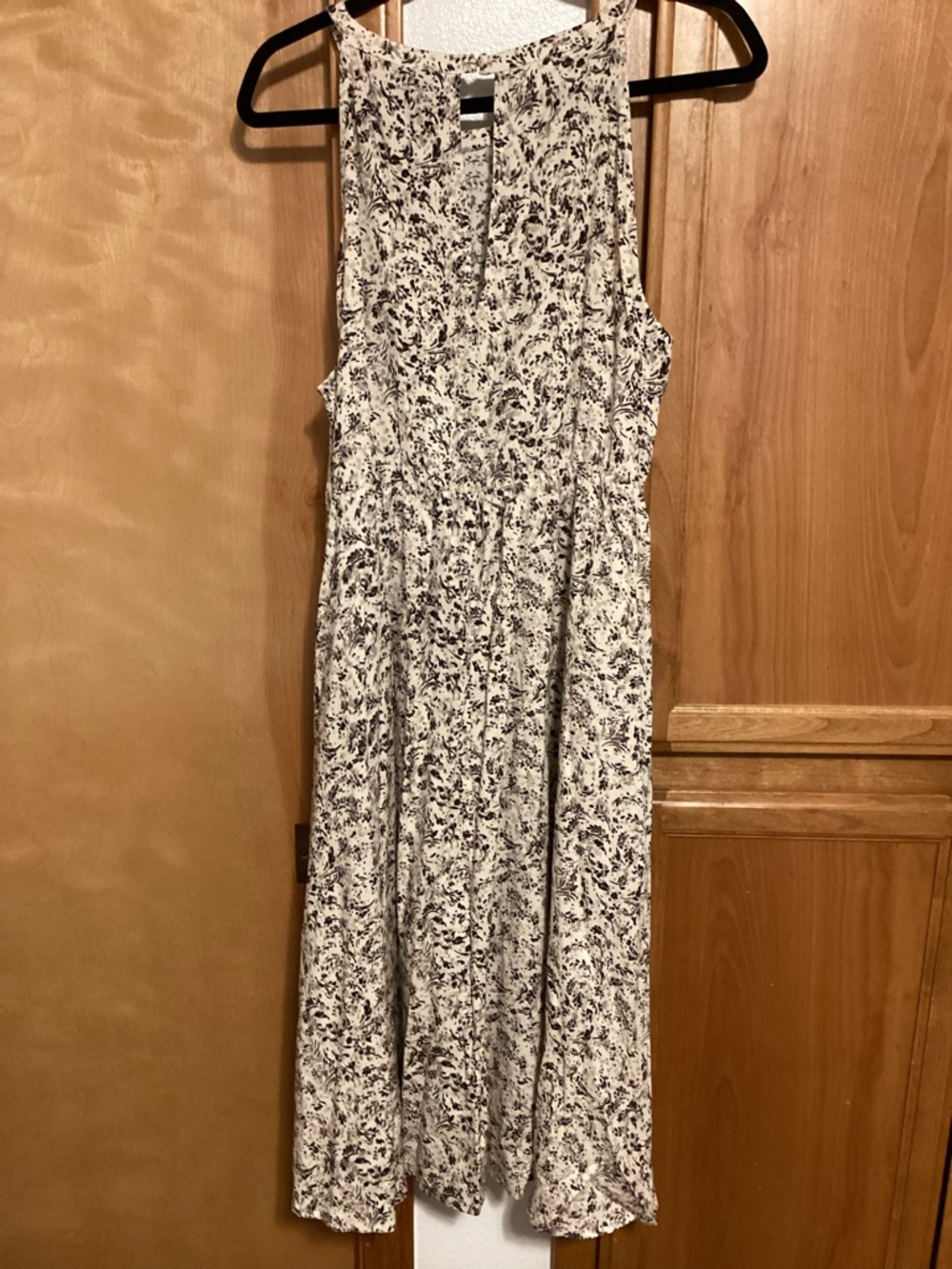 torrid Cream and Black Floral Halter style Maxi Dress, size 1 (14/16) NWT - Picture 5 of 10